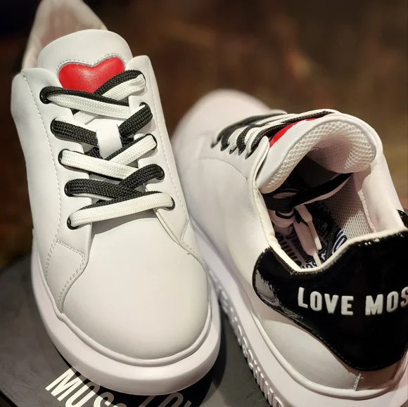 Love Moschino Sneakers JA15284G0CIA310A White Black Laces, Leather, Heart, NEW